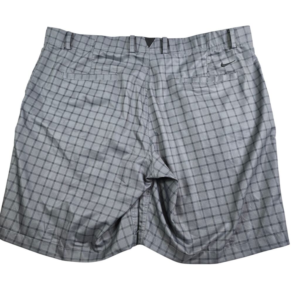 Nike Dri-Fit Golf Shorts Men's 42 Gray Striped Casual Elastic Waist Comfort